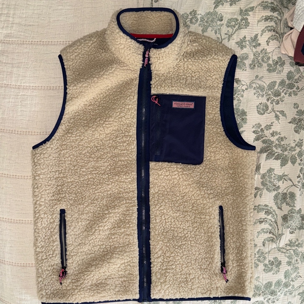 Vineyard Vines Sherpa Vest - Cream and Navy